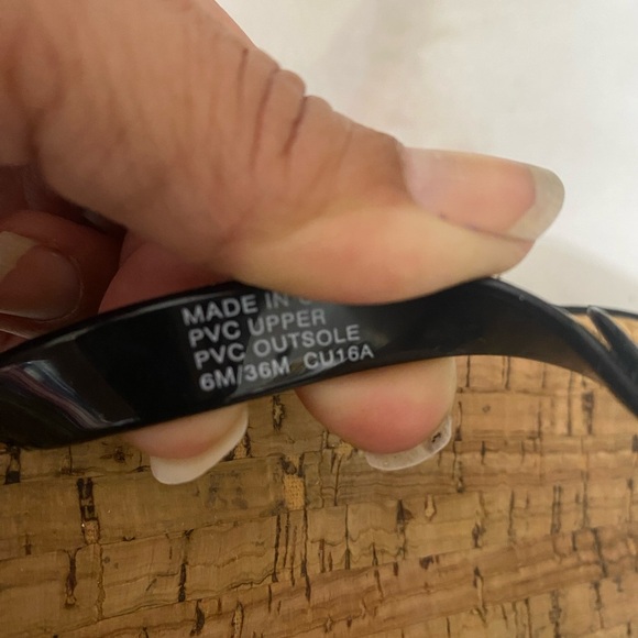 Michael Kors Black and Gold Women's Sandals size 6 - Picture 4 of 5